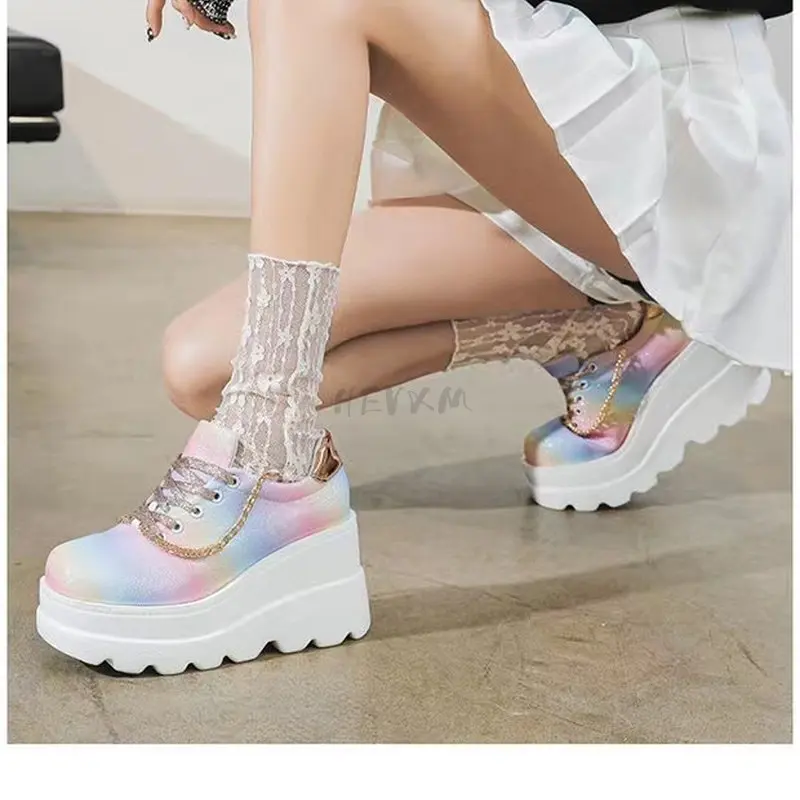 

Women Lace Up Wedges Shoes Platform Pink Shoes Fashion Shiny Metal Chain Sneakers Women's Vulcanized Shoes 2022 Summer New