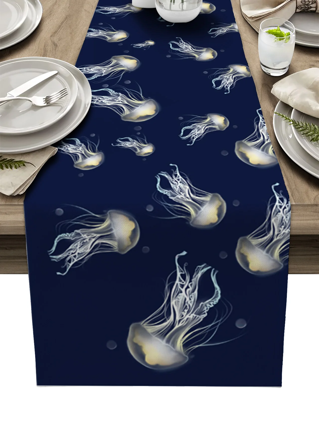 

Hand-Painted Art Jellyfish Luxury Wedding Decorations Home Party Tablecloth Cafe Table Decor Table Runners for Home Kitchen