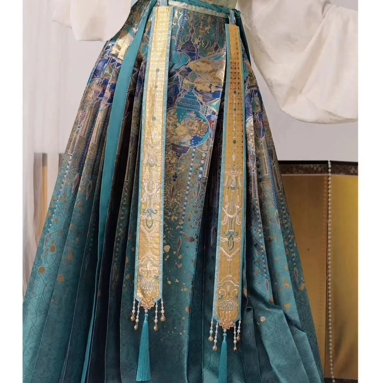 Плетение золота имитация макияжа цветок юбка с лицом лошади тяжелый костюм