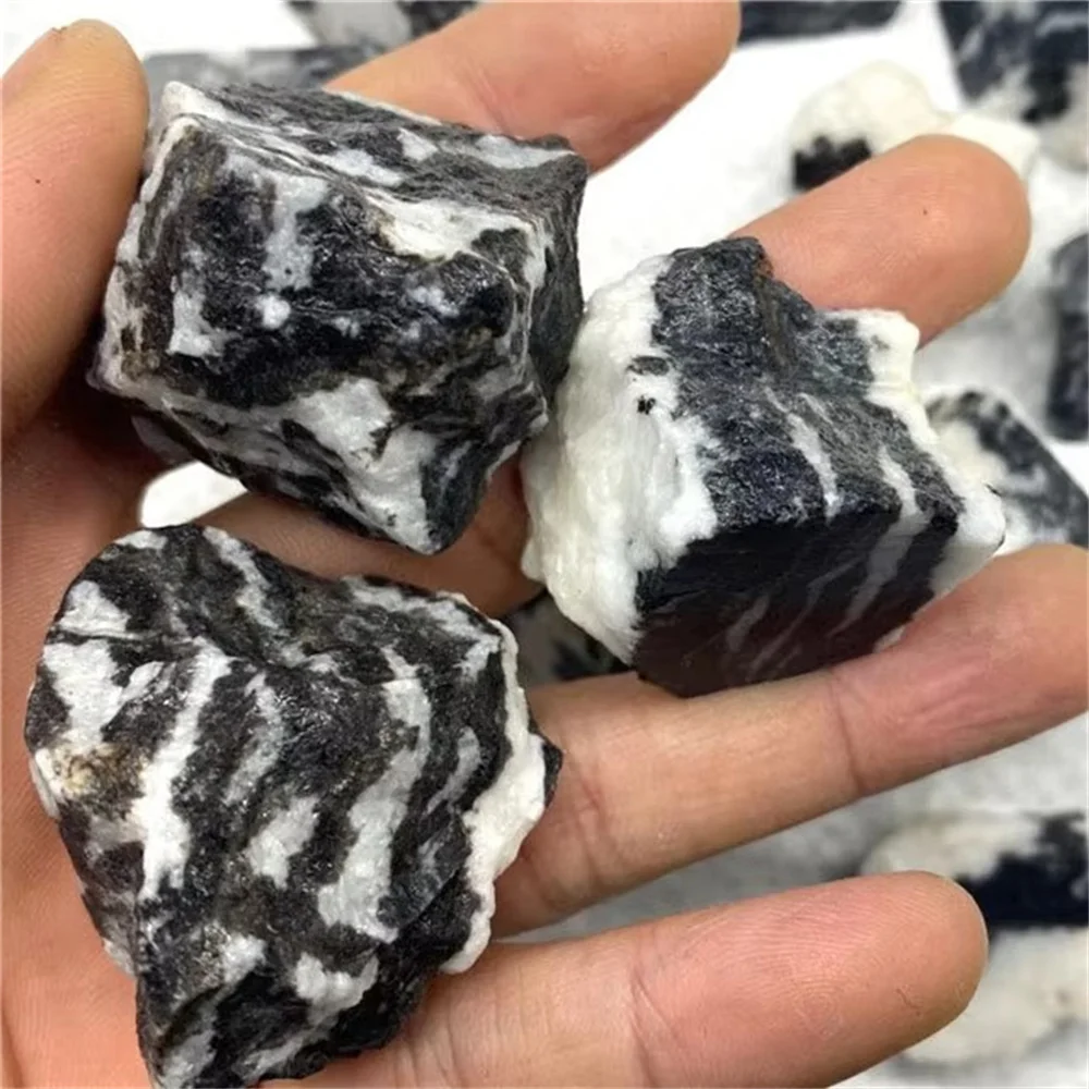 Необработанные кристаллы кварца зебра 2-5 см