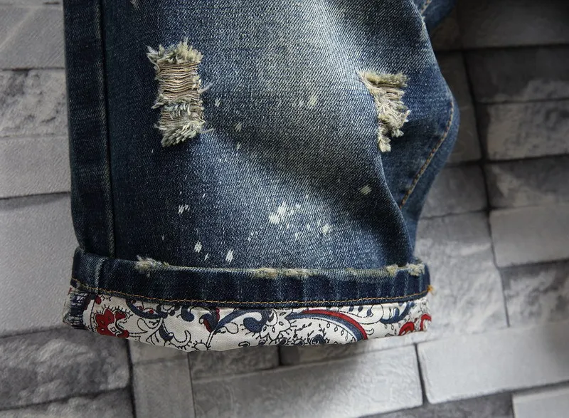 2023 New Casual Fashion Men's Ripped Slim Denim Shorts Retro Trend Korean Version of Five Points Pants Pants Men's Wear Jeans