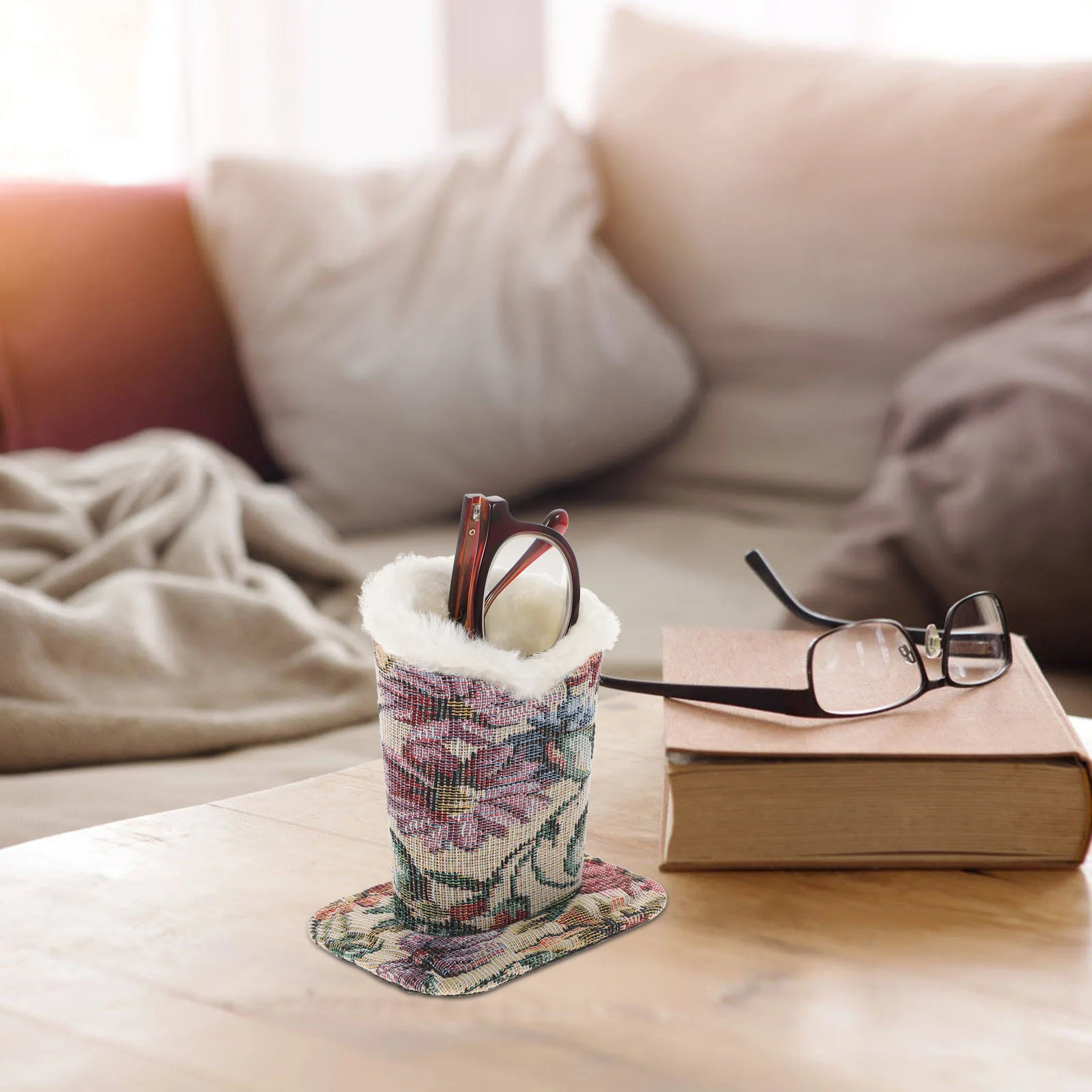 Рисунок 3 - Плюшевый держатель для очков