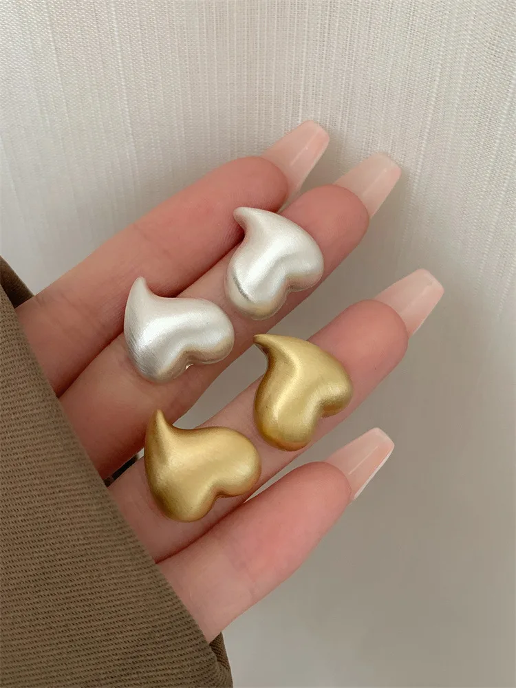 

Stylish Design Metal Korean Earrings Brushed Love Big Women Earrings