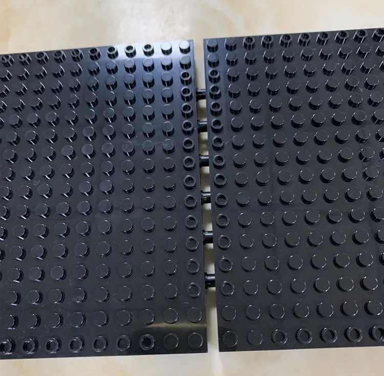 Базовая пластина из мелких частиц может быть соединена с мозаикой 16*16 точек