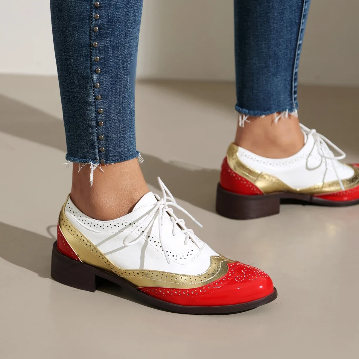 Туфли женские демисезонные на шнуровке лоферы большого размера с перфорацией в