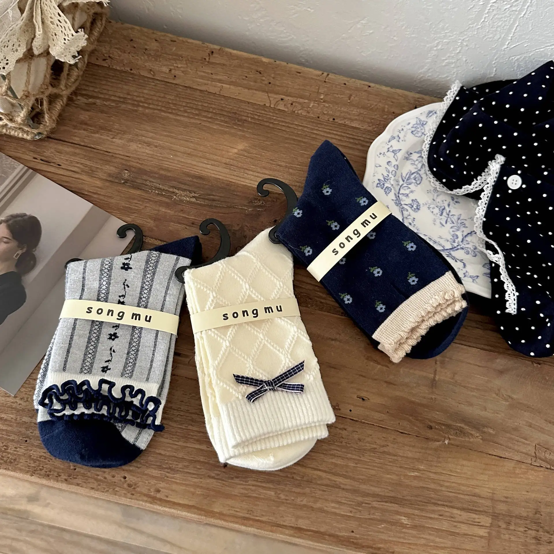 Фото 3 Pairs Causal Cute Light Vintage Navy Blue Bow Korean Socks Women's Mid-tube Sock Simple Comfortable Daily Commute Stocking №1