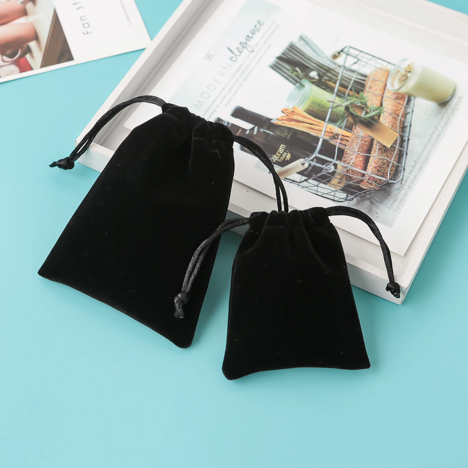 

50Pcs Customize Logo Black Jewelry Pouches Velvet Drawstring Luxury Small Jewelry Party Wedding Gift Packaging bag For Rings