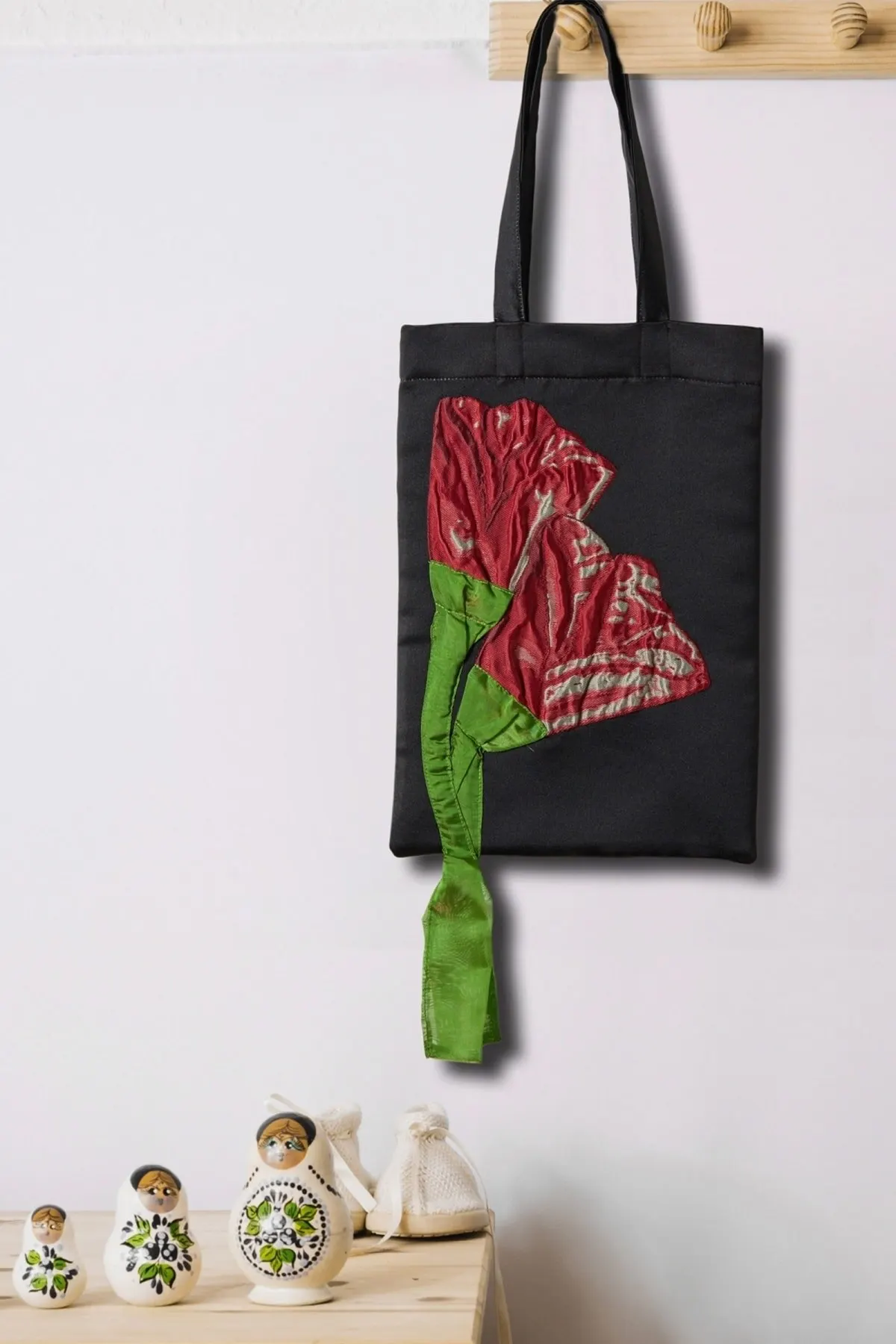 

Женская пляжная сумка-тоут, модная летняя вместительная черная розовая сумка на плечо с рисунком, фото