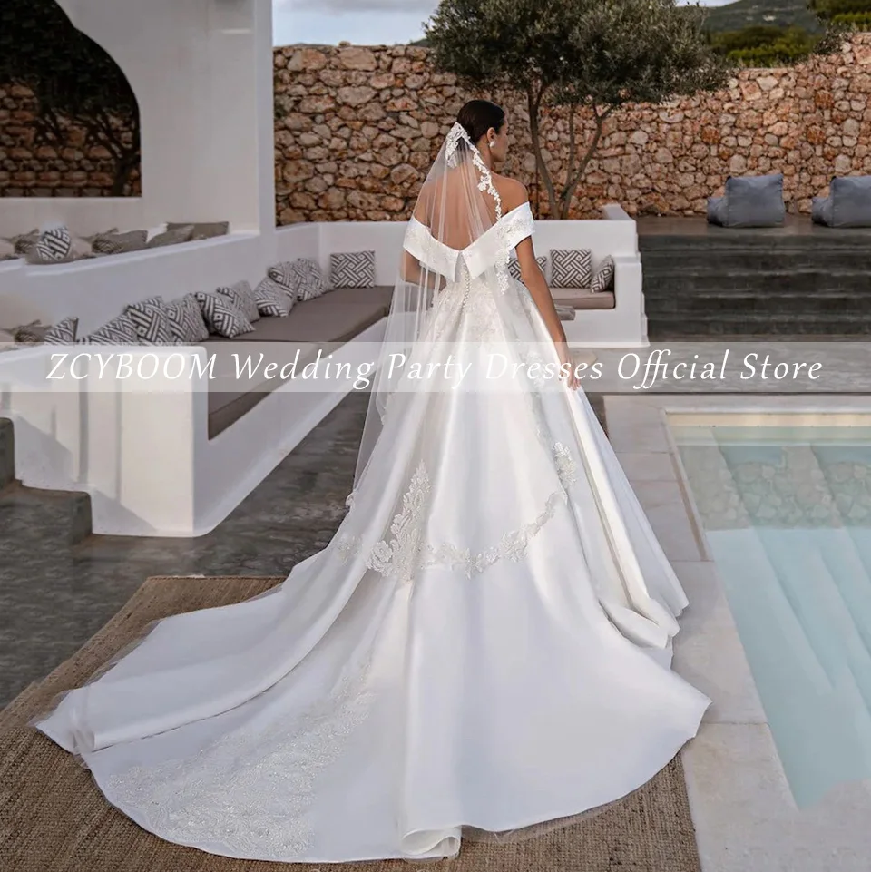 Рисунок 2 - Элегантное свадебное платье с высокой