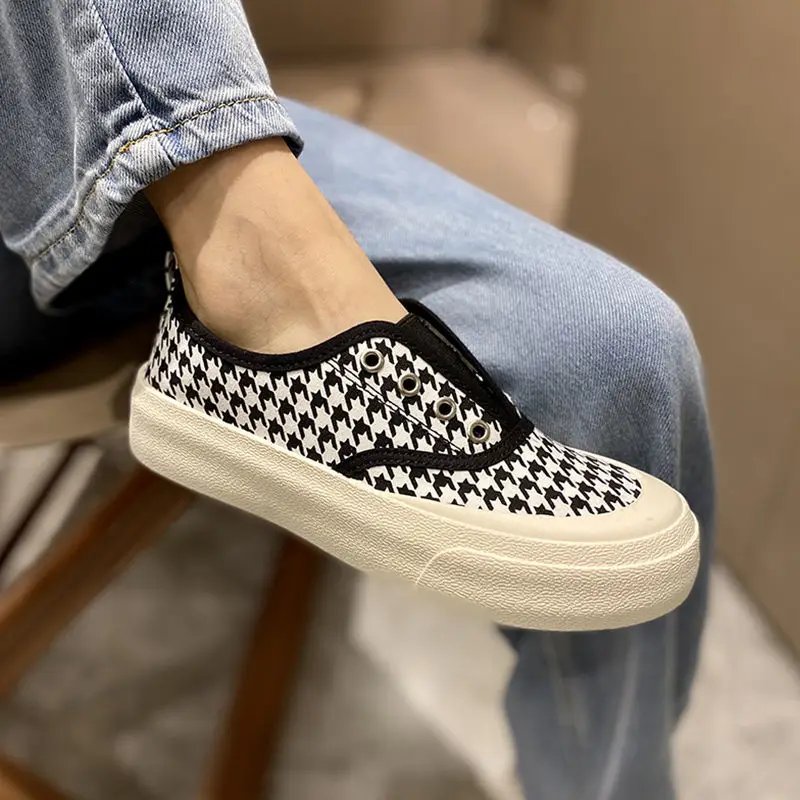 

Canvas Shoes Women 2022 New Fashion Sneakers Leopard Print Slip-on Woman Vulcanized Shoes Flat Casual Loafers Ladies Shoes