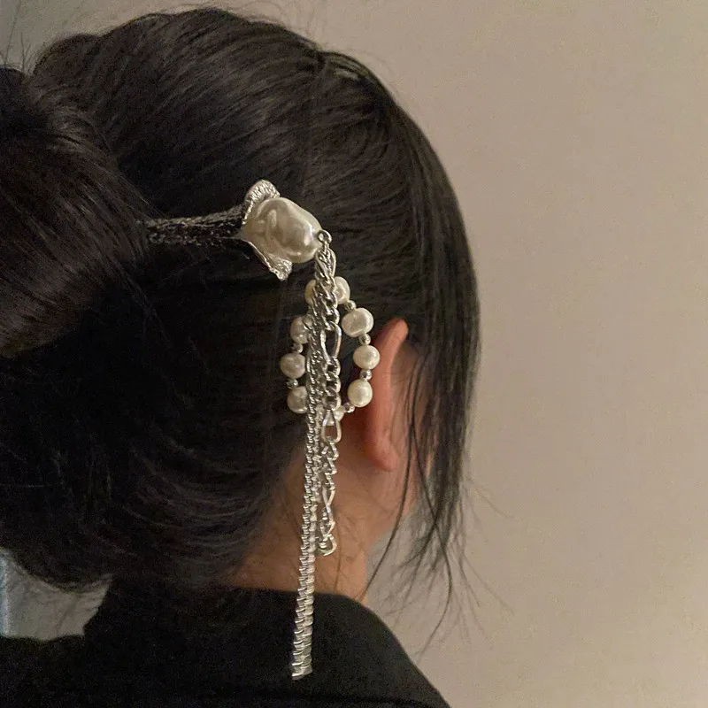 Шпилька для волос с длинной металлической цепочкой и жемчугом |
