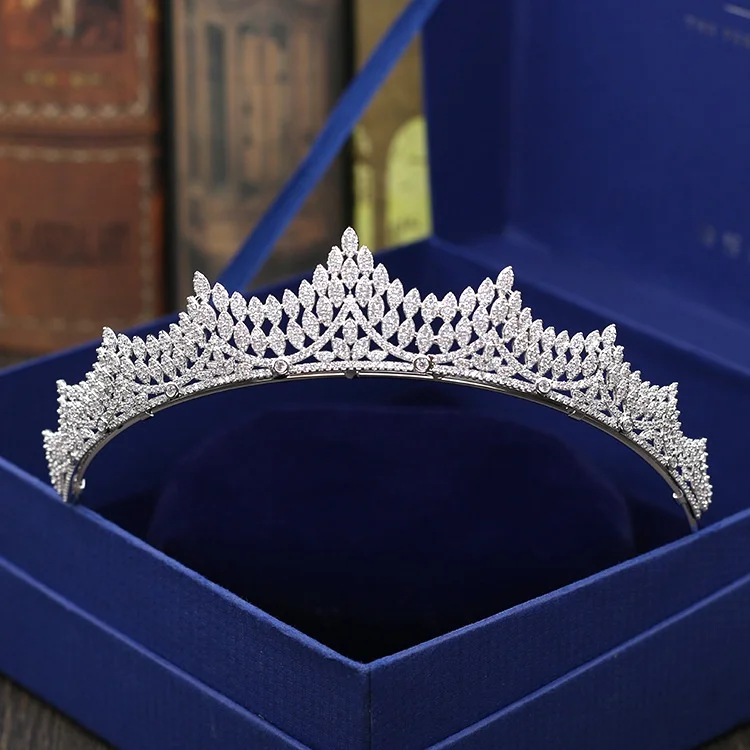 

Exquisite Full Zircon Micro-Inlaid Diamond In The Debris Medium Princess Style Crown Bridal Headdress Wedding Dress Accessories