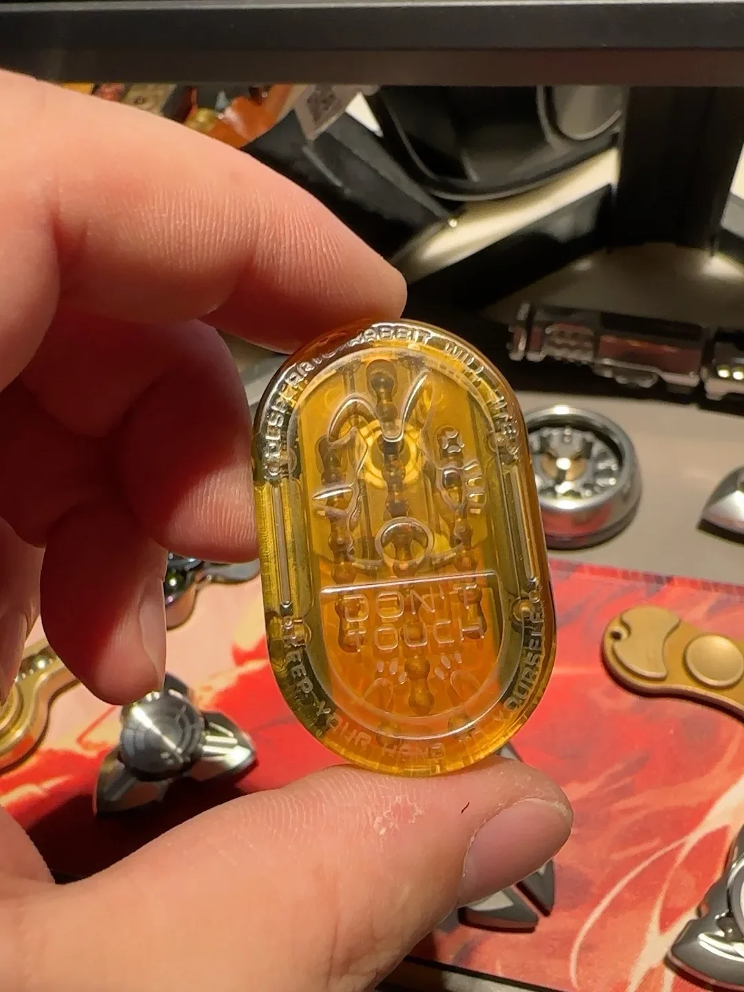 Ритмичная толкающая карточка EDC Pei злый кролик