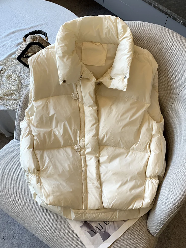 Короткий корейский жилет на белом утином пуху маленький женский черный пуховик
