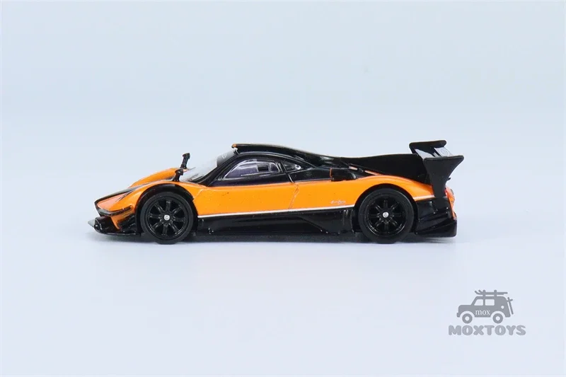 Модель автомобиля Tarmac Works 1:64 Zonda Revolucion Arancio Saint Orange черный литая под давлением