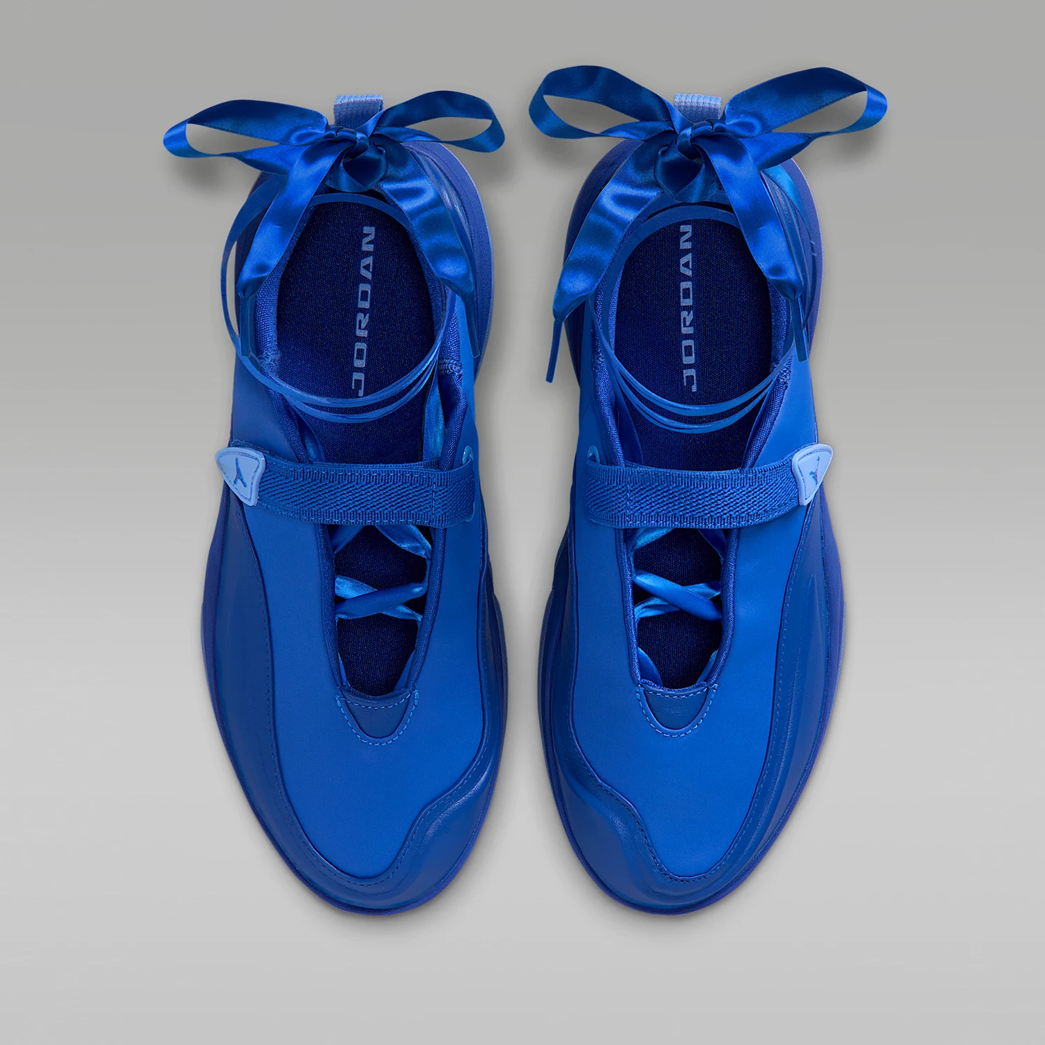 Фото Женские износостойкие спортивные кроссовки Nike Authentic Jordan Pointe IB8597-400 №2