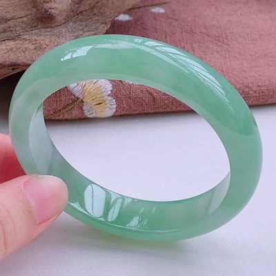 

zheru Jewelry Natural Burmese Emerald 54mm-64mm Light Green Bracelet Elegant Princess Jewelry Best Gifts for Mothers and Girlfri
