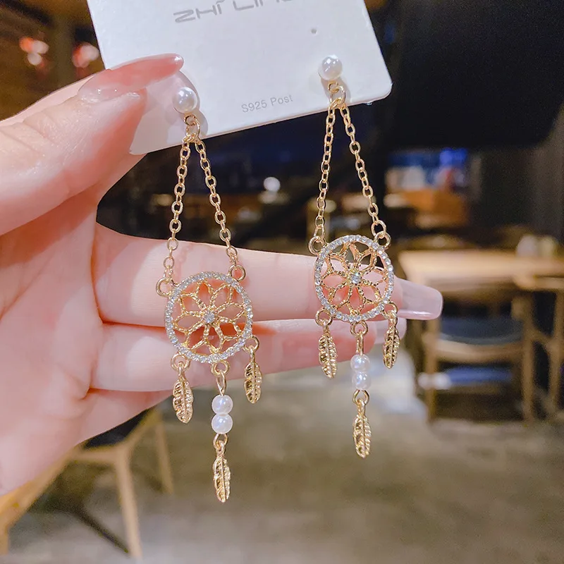 

925 Silver Needle South Korean Net Red Ins Catching Net Leaf Earrings Female Korean Version Feather Temperament Round Earrings