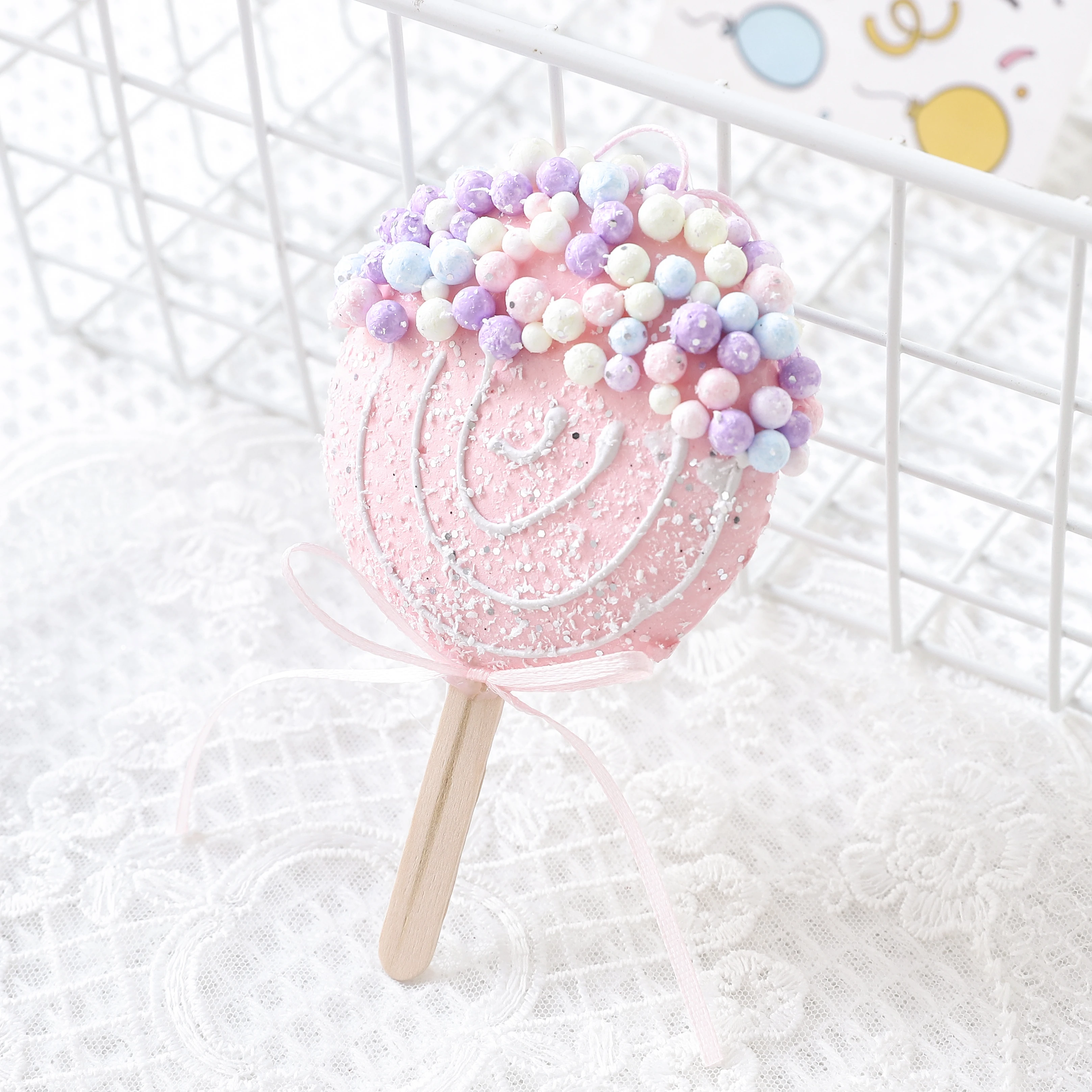 

Рождественские украшения "Пена макарон" BALONAR