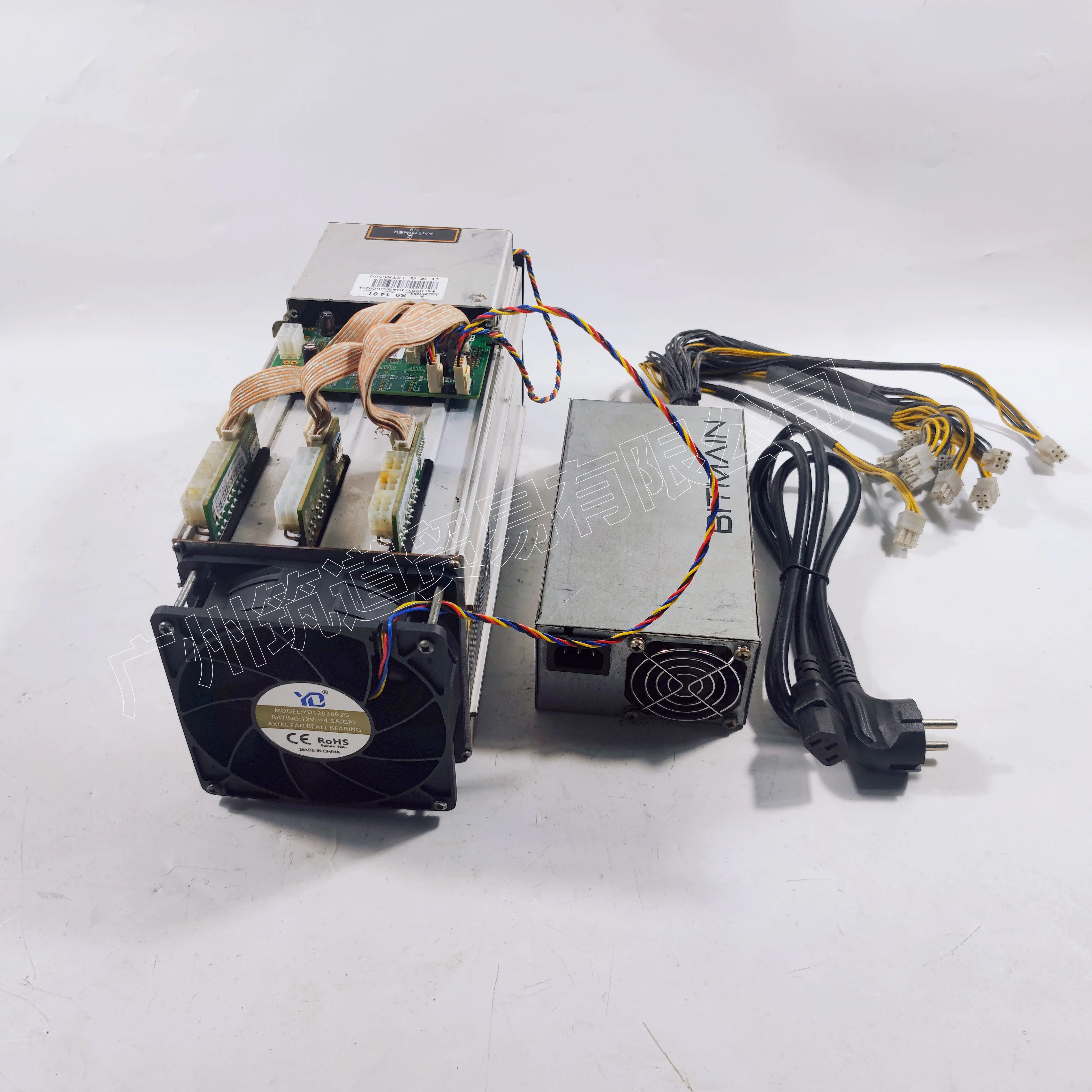Бесплатная доставка AntMiner S9 14T/S Биткойн-майнер (с БП) Asic BTC Лучше, чем Antminer S7 S9i T9+ WhatsMiner M3.