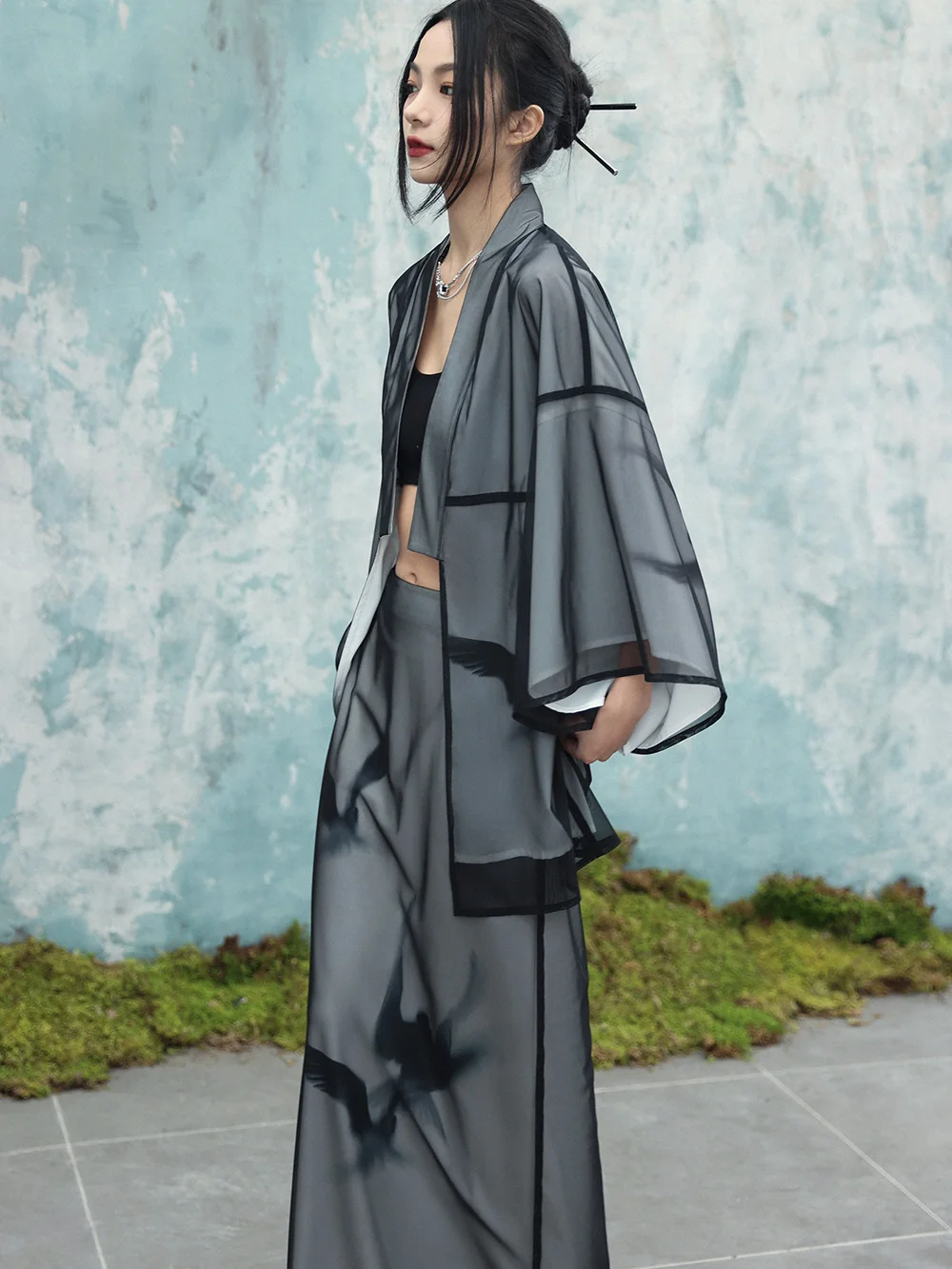 Женское двубортное пальто UMI MAO Свободное с принтом в виде летящей ласточки