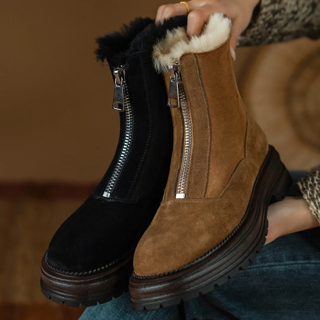 Зимние женские ботинки из замши на толстой подошве