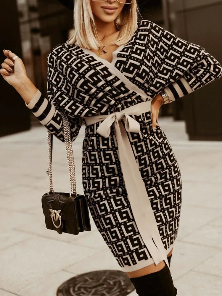 

2022 Autumn Dresses For Women Geometric Print Batwing Sleeve Tied Detail Wrap Dress Vestidos De Mujer Casual Elegant Midi Robe