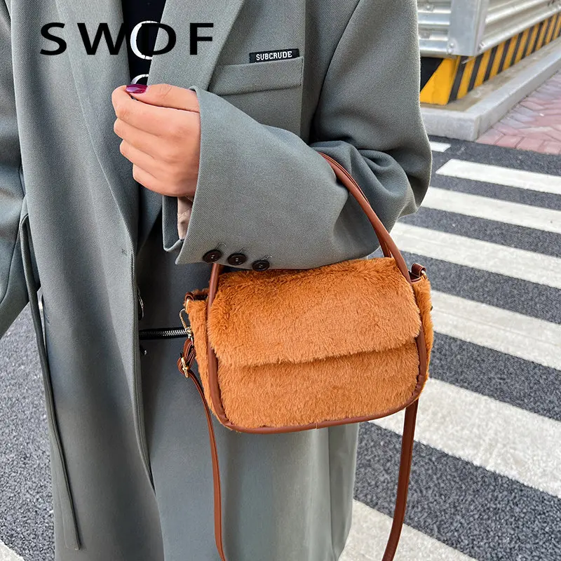

SWDF Small Winter Fur Crossbody Bags For Women Warm Plush Women'S Shoulder Bag 2022 New Furry Messenger Bag Women's Handbag