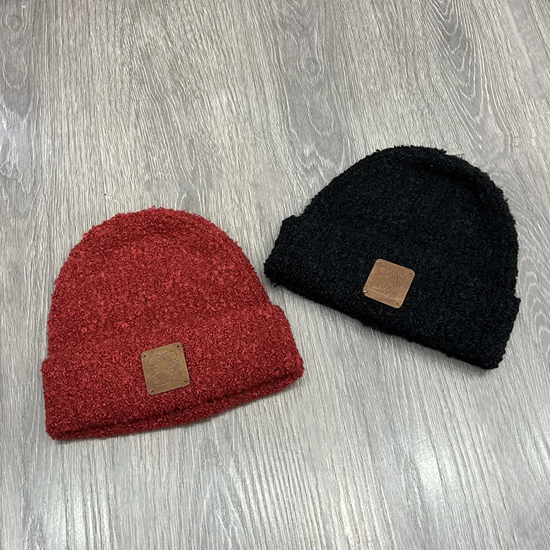 2024 новая кожаная шерстяная шапка с биркой женская осенне-зимняя теплая