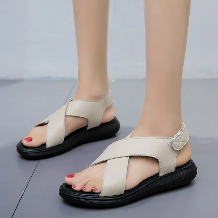 

Женские сандалии на каблуке, универсальные Нескользящие пляжные туфли, модные толстые сандалии на плоской подошве, сандалии из полиуретана...