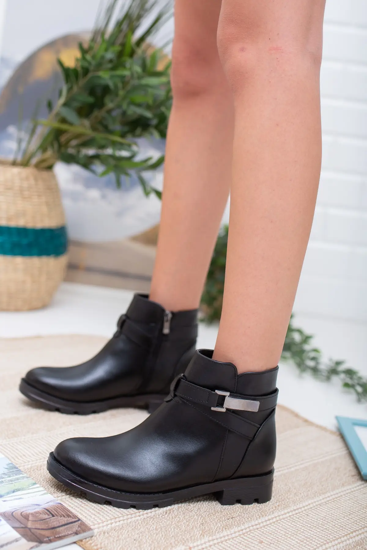 

Женские ботинки из черной кожи, Новое поступление, роскошные стильные женские ботинки на платформе, дизайнерские удобные женские ботинки в...