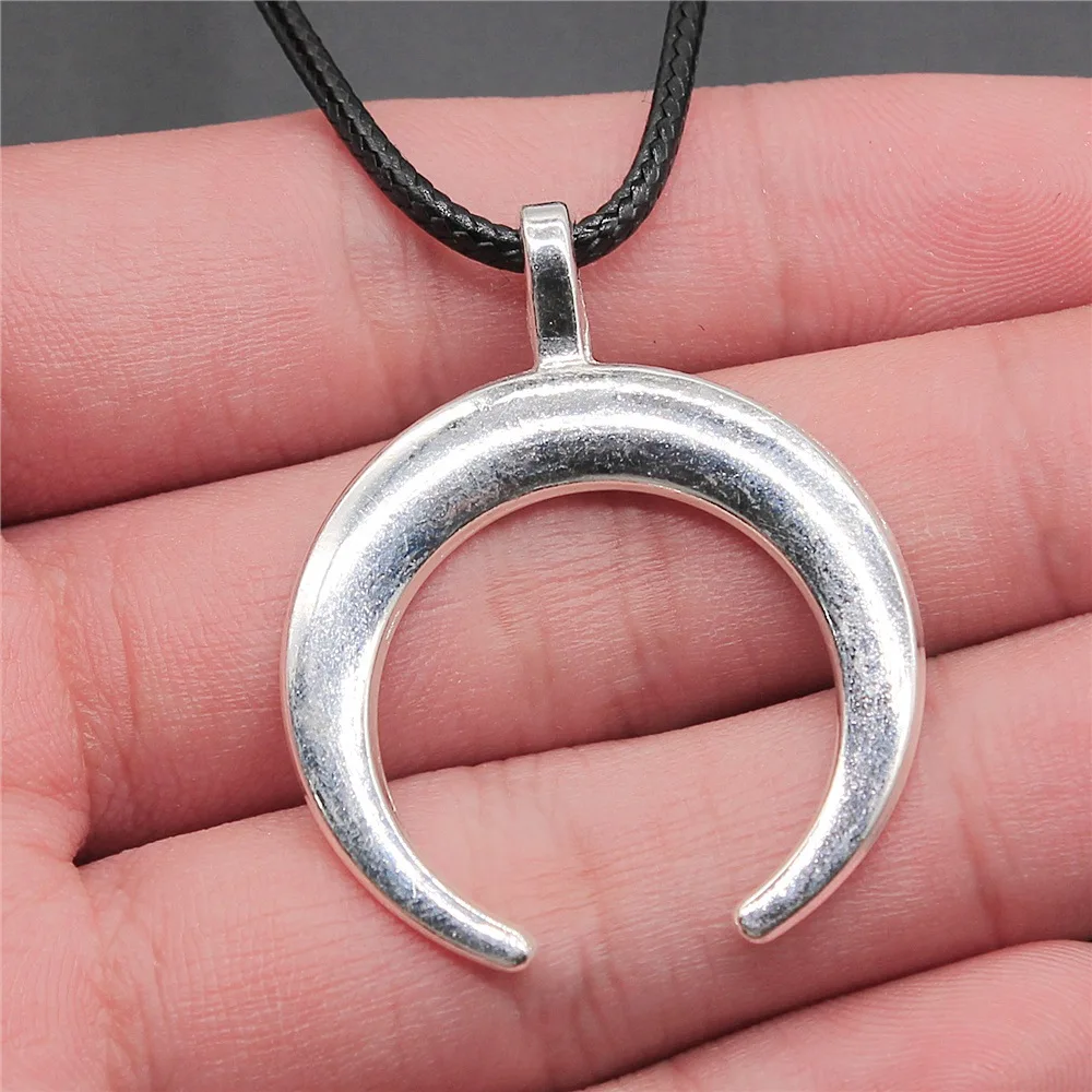 

Dropshipping 2 Colors 40x33mm Crescent Moon Horn Pendant Faux Black Leather Rope Chain Necklace