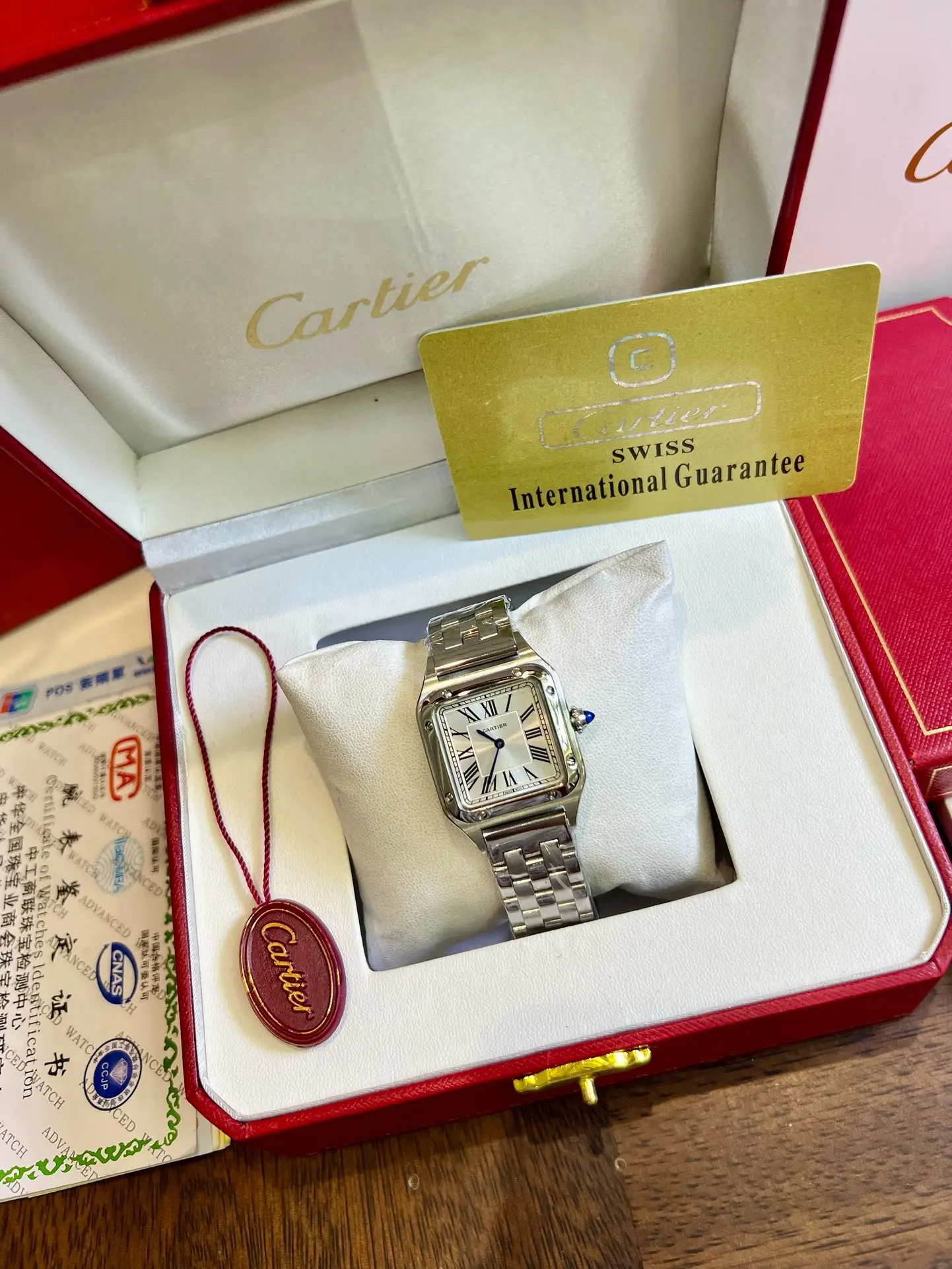 Cartier женские кварцевые часы