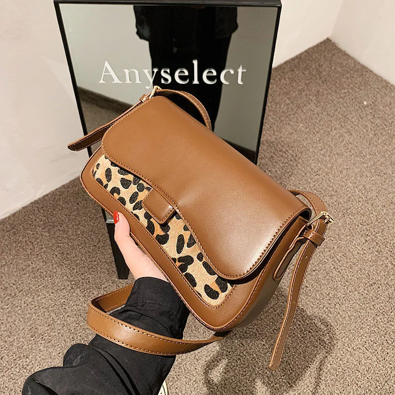 

Net red foreign style leopard pattern Single Shoulder Bag female 2021 autumn winter New Retro armpit advanced sense stick bag