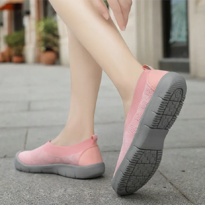 Summer New Large Women's Shoes Middle Age Mom's Shoes Flying Weave Breathable Mesh Flat Shoe Casual Shoes 35-42 Style Zapatos De
