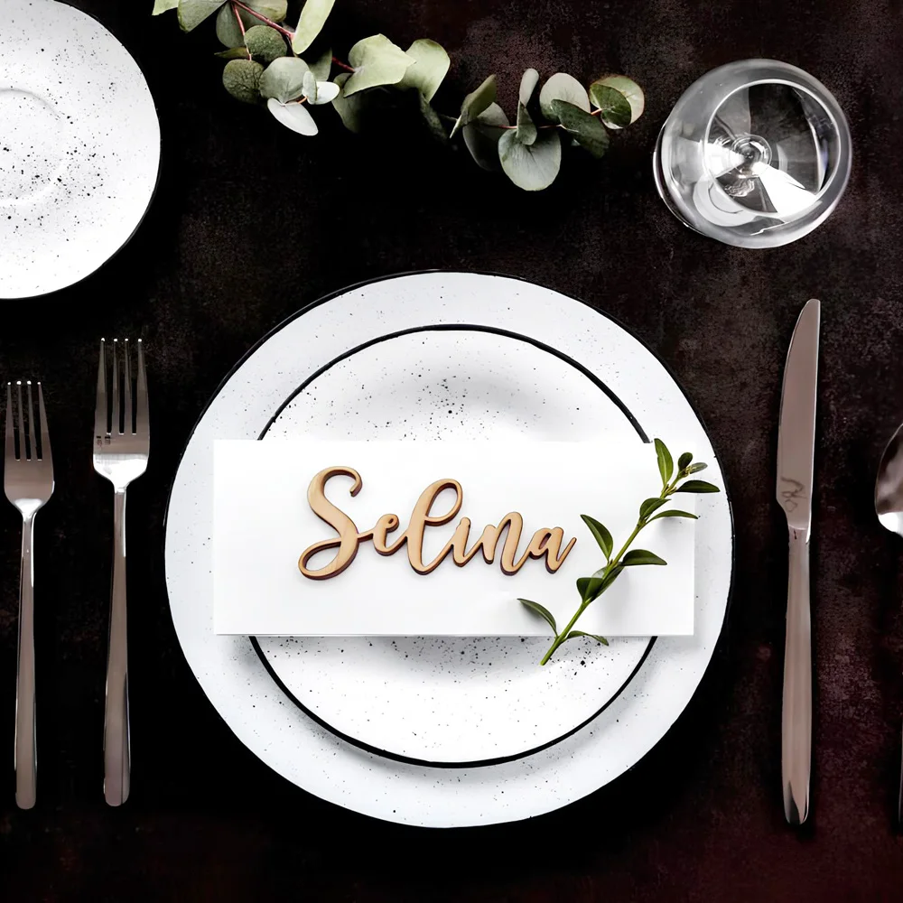 

Деревянные именные карточки для свадьбы