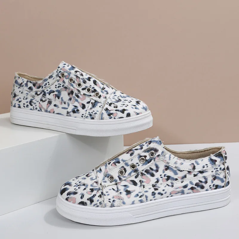 

Big Size Shoes Woman Shallow Mouth Casual Female Sneakers Flats Round Toe Large Size Dress New Summer Striped Slip-On Basic Lace