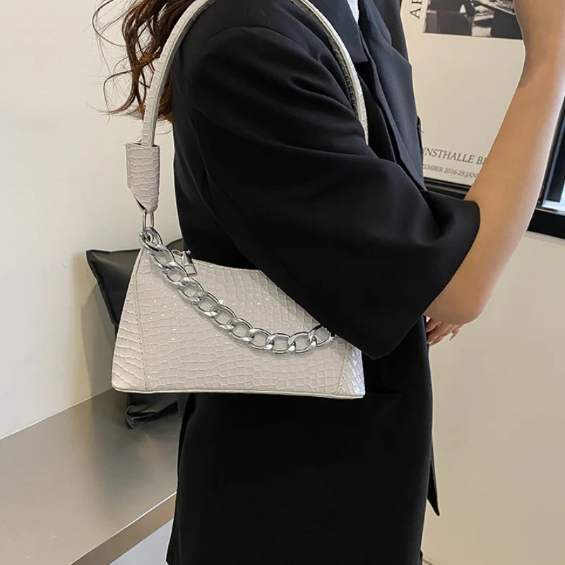 

2023 Fashion Vintage Women Handbags Leather Underarm Bag Chain Women Shoulder Bags Solid Color Zipper Female Handbag Clutch