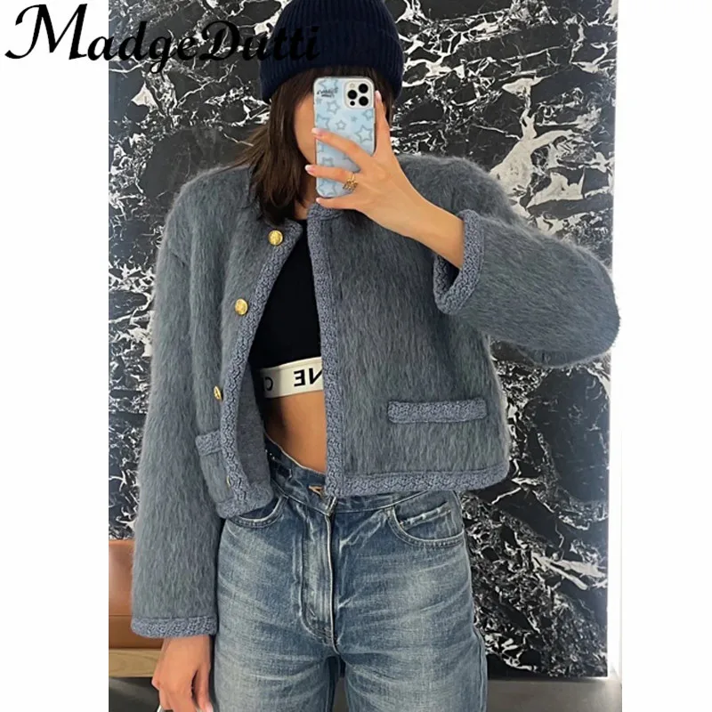 

Женский Короткий трикотажный кардиган MadgeDutti из мохера с двумя карманами, с металлическими пуговицами и круглым вырезом, 12,6
