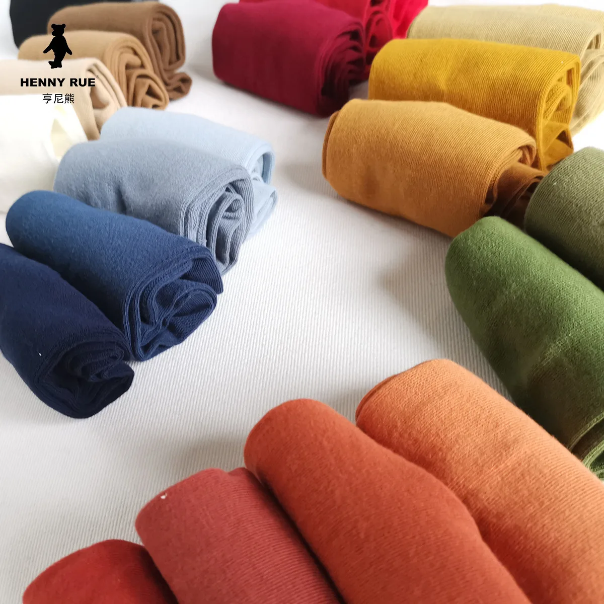 4pairs/box HENNYRUE 19 autumn and winter new basic polychromatic cotton lycra gift box combination women's socks.