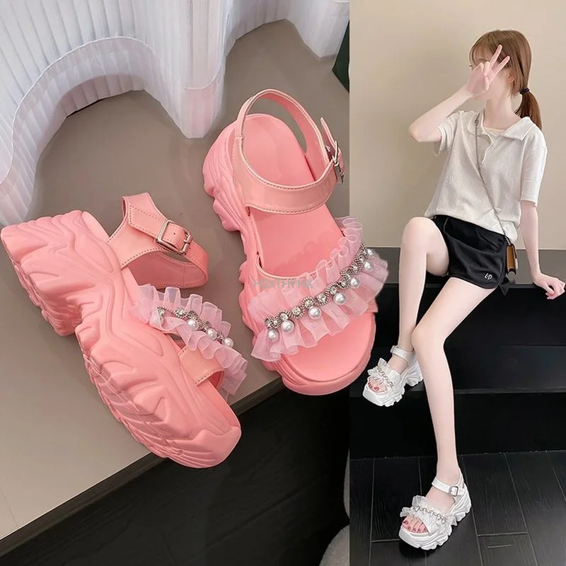 

Сандалии Женские однотонные, босоножки на массивной платформе, со стразами, высокий каблук, с оборками и жемчугом, модная пляжная обувь, лет...