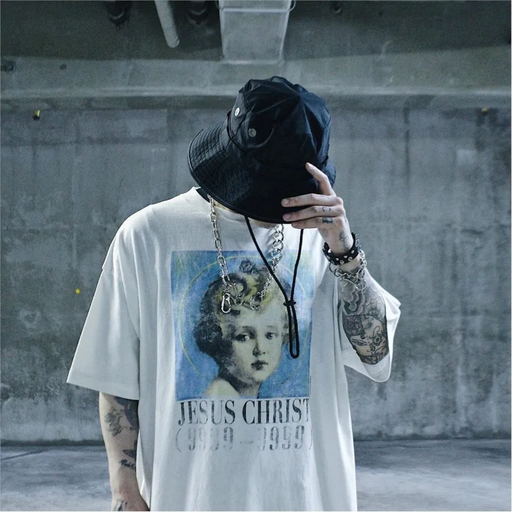 

Мужская хлопковая футболка с коротким рукавом, круглым вырезом и цветочным принтом