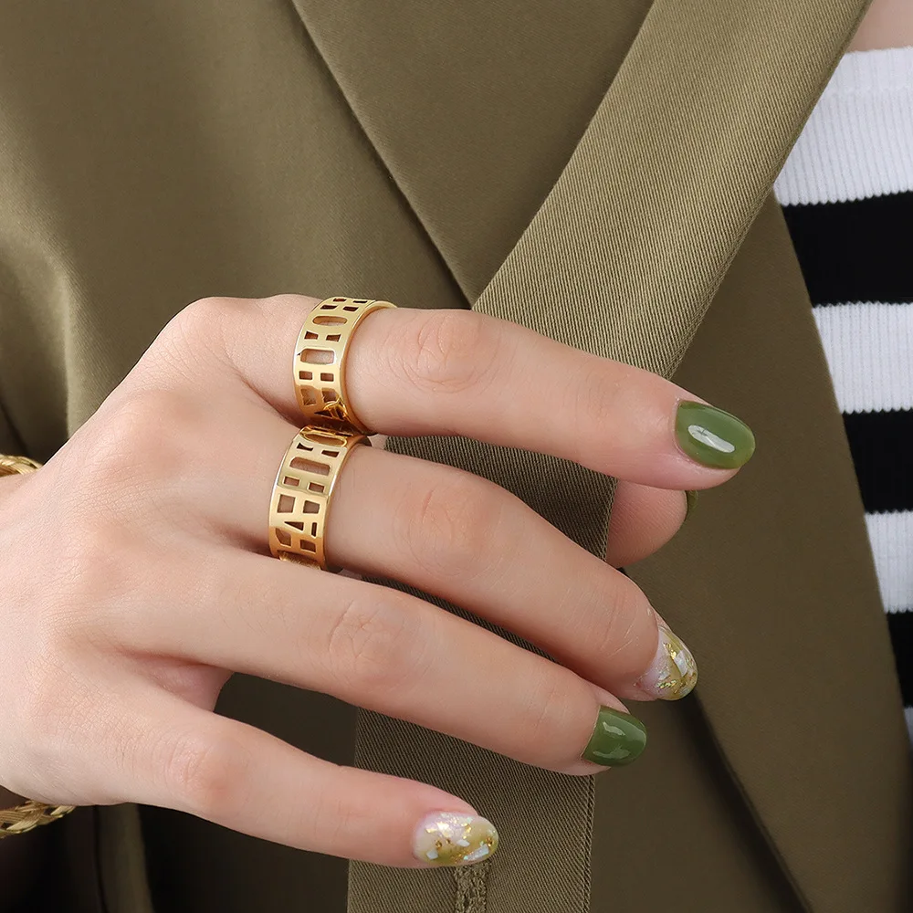 

Кольцо из титановой стали, не выцветающее, не регулируемое кольцо с буквами