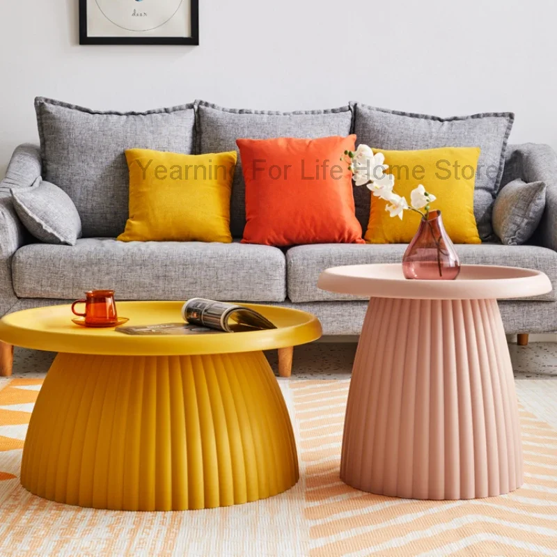 Пластиковые современные журнальные столики круглые мобильные балконные для