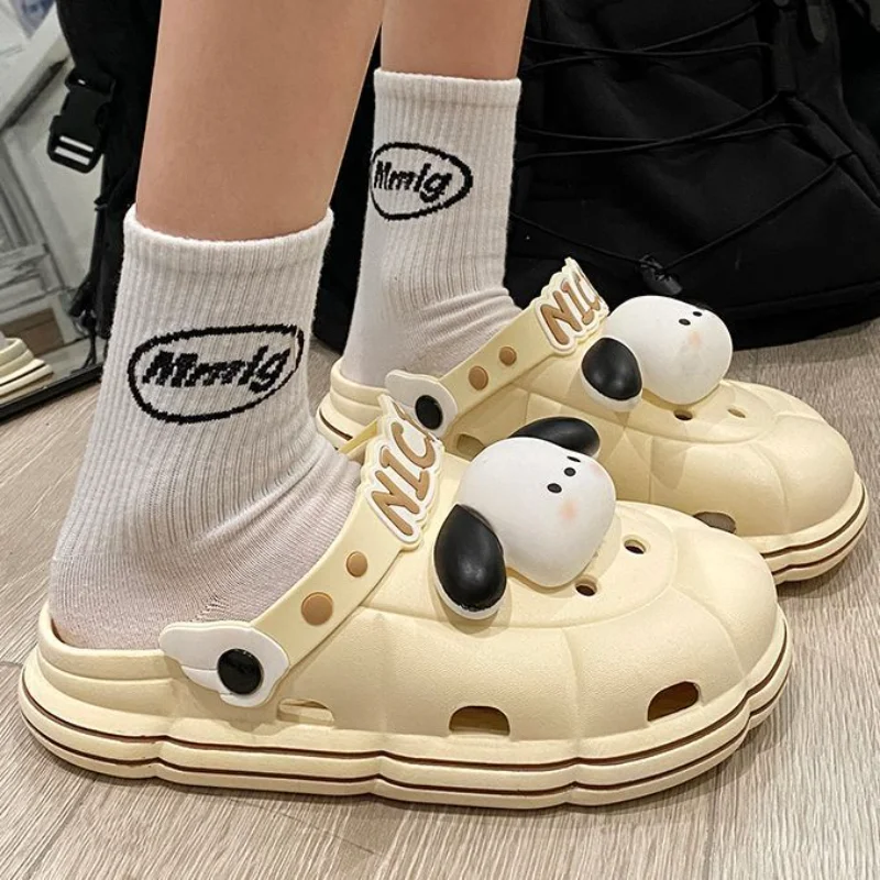 

Сандалии Sanrio женские на толстой нескользящей подошве, тапочки с мультяшным аниме принтом, летняя домашняя обувь с дырками, мягкая подошва, подарок для девушек