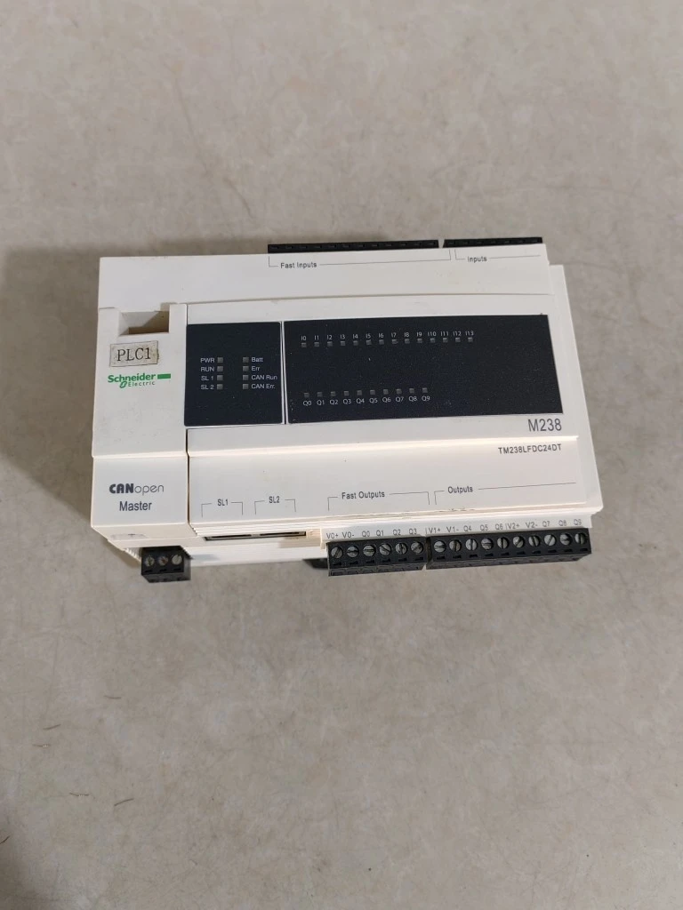 

TM238LFDC24DT PLC, использованный, 90% новый внешний вид, 3 месяца гарантии, быстрая доставка