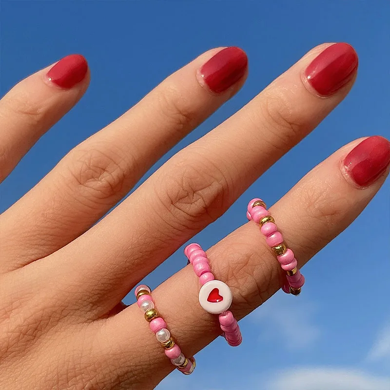 

New Trendy Vintage Geometric Round Beach Pink Rice Bead Resin Acrylic Heart Metal Beaded Ring For Women Combination Jewelry Gift