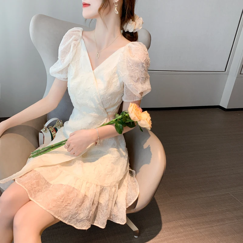 

Women's Summer Dress 2022 New French Style Ruffles Short Sleeve Chiffon Puff Sleeve Pleated V-Neck Apricot Dresses Dropshipping