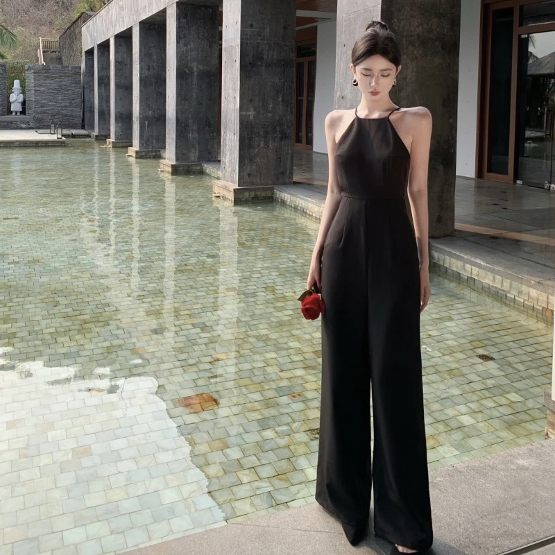 

Женский однотонный комбинезон без рукавов с открытой спиной