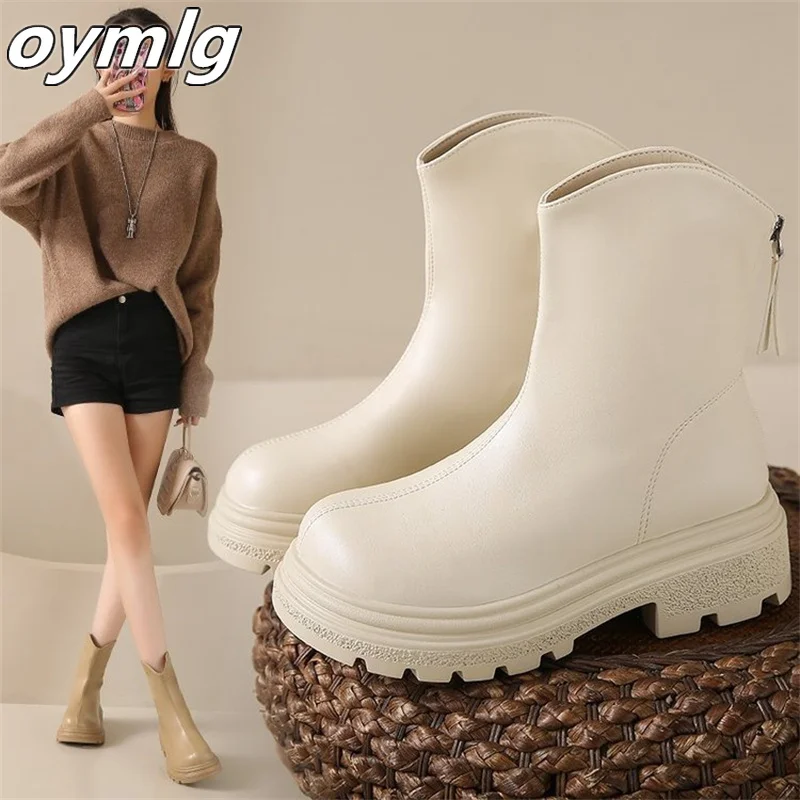 Женские ботинки на большой толстой подошве с короткой бочонком и молнией сзади